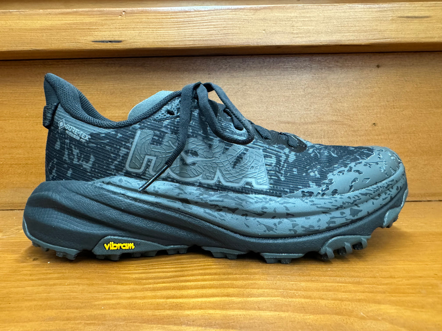 Hoka Speedgoat 6 GTX Black/Outer Orbit 1155150-BCKT & 1155770-BCKT